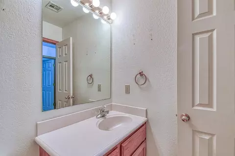 Bath - 2817 Brompton Dr, Norman, OK 73072 photo 4 of 5