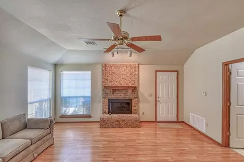 Living - 2817 Brompton Dr, Norman, OK 73072 photo 1 of 4