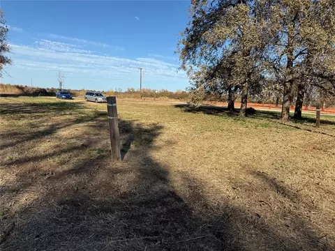 807 W College Ave, Guthrie, OK 73044