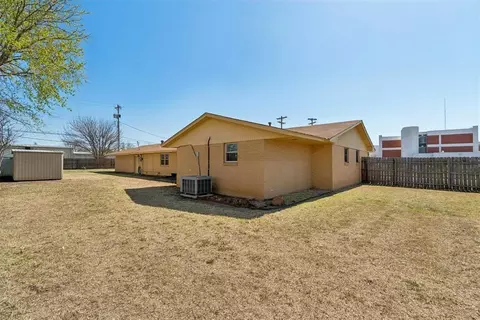 Exterior - 1237 Denison Dr, Norman, OK 73069 photo 5 of 7