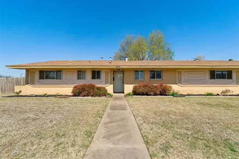 Exterior - 1237 Denison Dr, Norman, OK 73069 photo 1 of 7