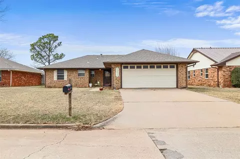 1239 Carriage Dr, Duncan, OK 73533