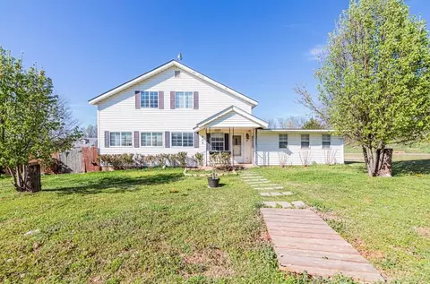 220 E Sullivan Rd, Mulhall, OK 73063