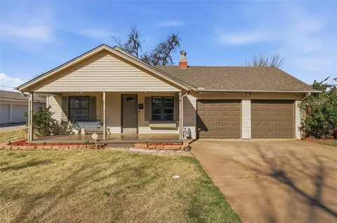 706 S 19th St, Chickasha, OK 73018
