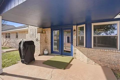 Exterior - 3208 Gettysburg Dr, Altus, OK 73521 photo 4 of 6