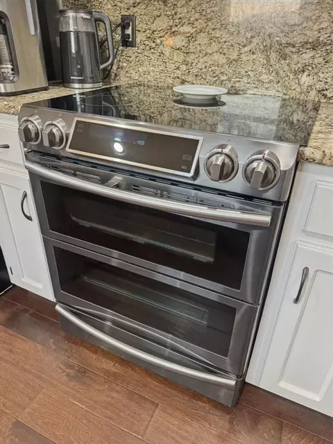 Kitchen - 3208 Gettysburg Dr, Altus, OK 73521 photo 7 of 9