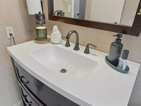 Bath - 3208 Gettysburg Dr, Altus, OK 73521 photo 7 of 9