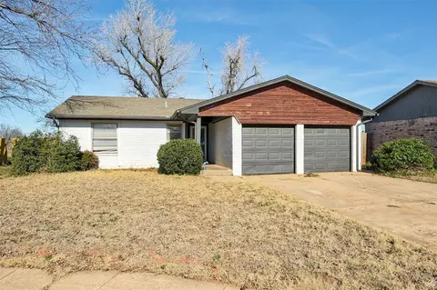 743 W Juniper Dr, Mustang, OK 73064