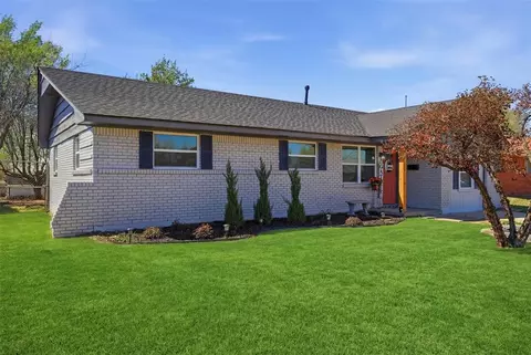 105 S Dillon Ave, Moore, OK 73160