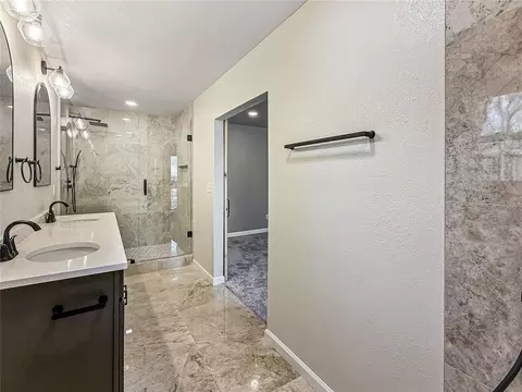 Bath - 405 Willow Branch Rd, Norman, OK 73072 photo 4 of 6
