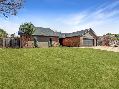Exterior - 405 Willow Branch Rd, Norman, OK 73072 photo 2 of 3