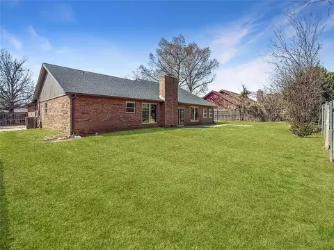 Exterior - 405 Willow Branch Rd, Norman, OK 73072 photo 3 of 3