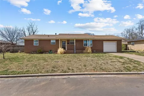 617 N Nevada St, Weatherford, OK 73096