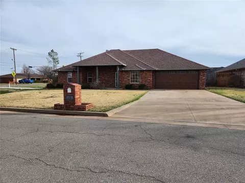 1216 Wendy St, Altus, OK 73521