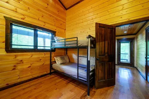 Bedroom - 29 Moonseed Cir, Broken Bow, OK 74728 photo 1 of 10