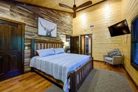 Bedroom - 29 Moonseed Cir, Broken Bow, OK 74728 photo 6 of 10