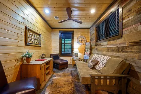 Living - 29 Moonseed Cir, Broken Bow, OK 74728 photo 1 of 3