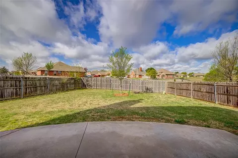 Exterior - 300 Summit Bnd, Norman, OK 73071 photo 4 of 4