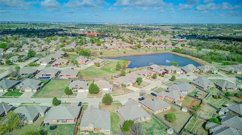 View/Area - 300 Summit Bnd, Norman, OK 73071 photo 4 of 5