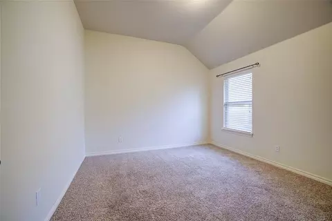 Bedroom - 300 Summit Bnd, Norman, OK 73071 photo 2 of 6