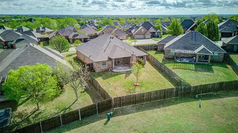 View/Area - 300 Summit Bnd, Norman, OK 73071 photo 2 of 5