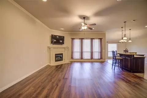 Living - 300 Summit Bnd, Norman, OK 73071 photo 2 of 5