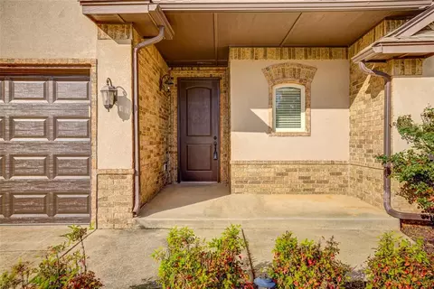 Exterior - 300 Summit Bnd, Norman, OK 73071 photo 2 of 4