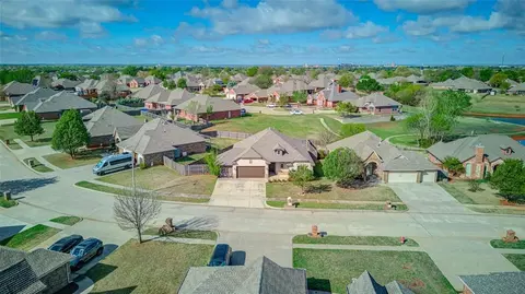 View/Area - 300 Summit Bnd, Norman, OK 73071 photo 5 of 5