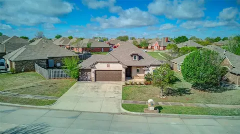 View/Area - 300 Summit Bnd, Norman, OK 73071 photo 1 of 5