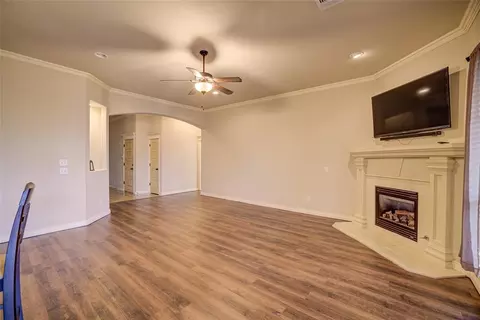 Living - 300 Summit Bnd, Norman, OK 73071 photo 5 of 5