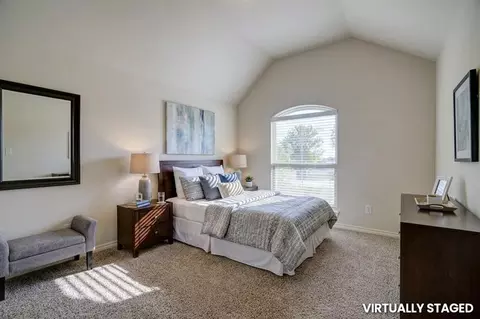 Bedroom - 300 Summit Bnd, Norman, OK 73071 photo 4 of 6