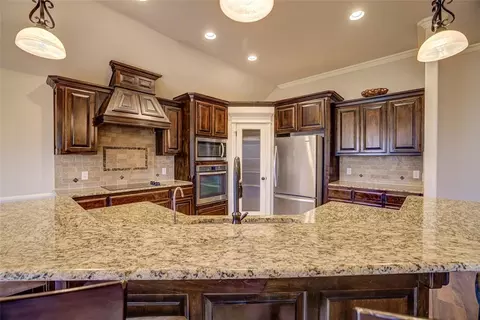 Kitchen - 300 Summit Bnd, Norman, OK 73071 photo 1 of 5