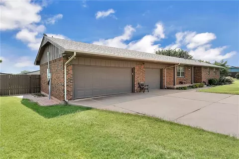 1912 N Watts #1912, Sayre, OK 73662