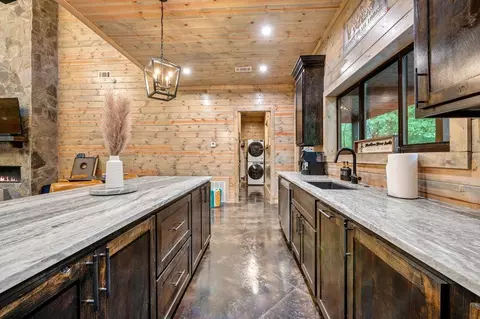 Kitchen - 47 Canopy Trl, Broken Bow, OK 74728 photo 2 of 4