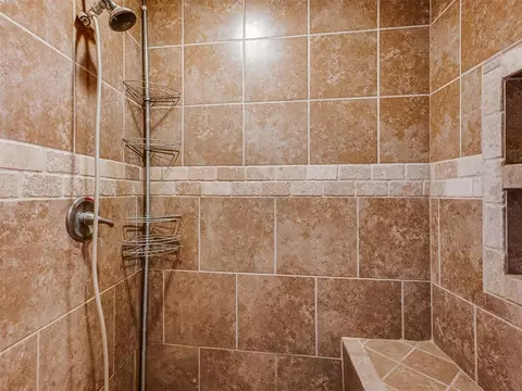 Bath - 104 Stotts Rd, Mcloud, OK 74851 photo 5 of 5