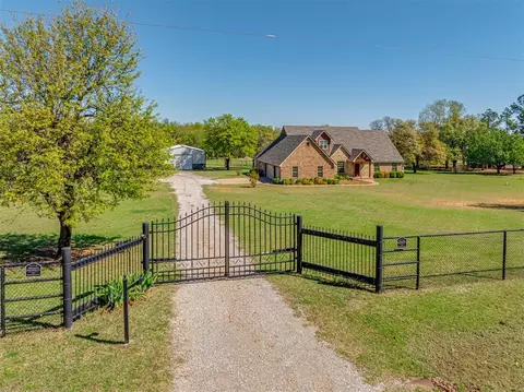 104 Stotts Rd, Mcloud, OK 74851