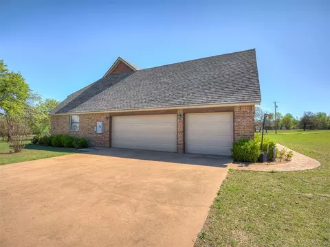 Exterior - 104 Stotts Rd, Mcloud, OK 74851 photo 3 of 4