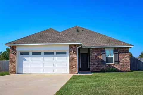 9800 Abington Cir, Edmond, OK 73025