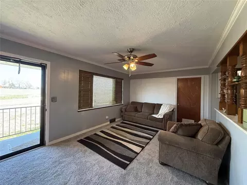 Living - 826 Hillcrest Dr, Watonga, OK 73772 photo 1 of 4