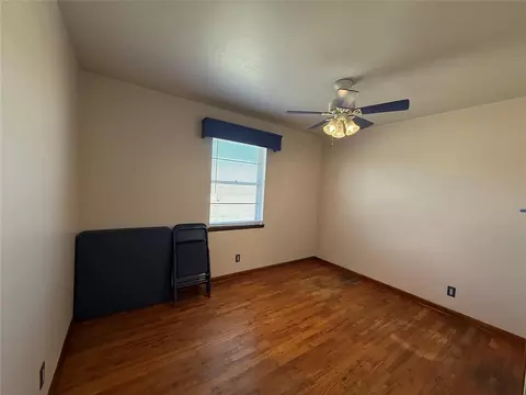 Bedroom - 826 Hillcrest Dr, Watonga, OK 73772 photo 4 of 7
