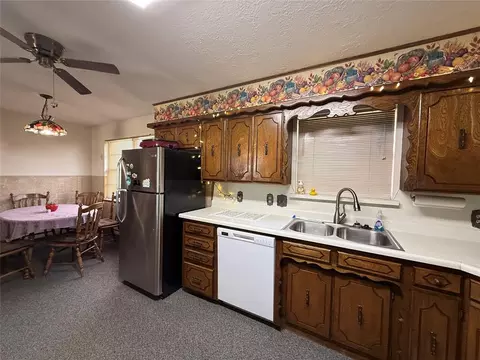 Kitchen - 826 Hillcrest Dr, Watonga, OK 73772 photo 2 of 5