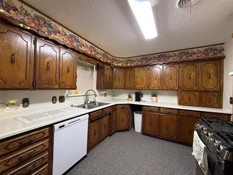 Kitchen - 826 Hillcrest Dr, Watonga, OK 73772 photo 1 of 5
