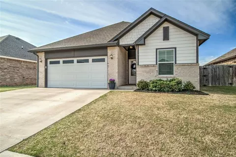 9037 NW 142nd St, Yukon, OK 73099