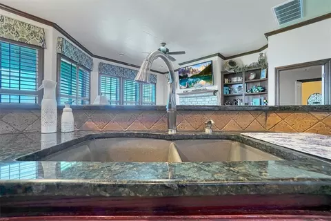 Kitchen - 21321 E 1290 Rd, Sentinel, OK 73664 photo 3 of 5