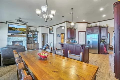 Dining - 21321 E 1290 Rd, Sentinel, OK 73664 photo 2 of 3
