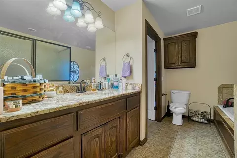 Bath - 21321 E 1290 Rd, Sentinel, OK 73664 photo 1 of 5