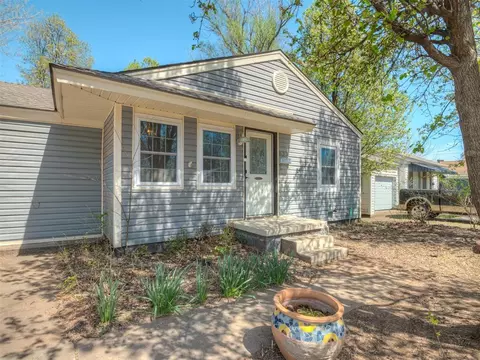 533 Ercoupe Dr, Midwest City, OK 73110