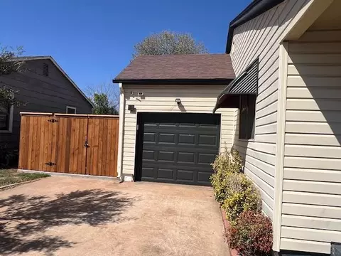 1029 E Walnut St, Altus, OK 73521 photo 3