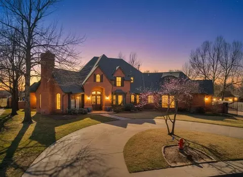 6013 Laquinta Dr, Edmond, OK 73025