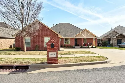 19208 Blossom Ct, Edmond, OK 73012